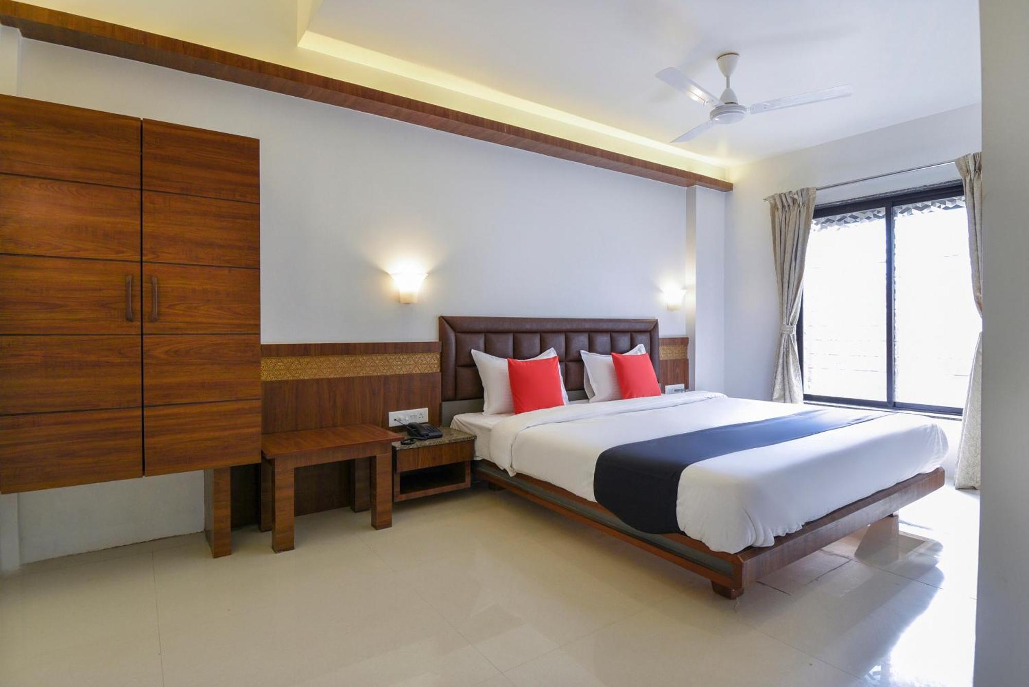 Oyo Flagship Hotel Shreeyash Executive Mangvadi Exterior foto
