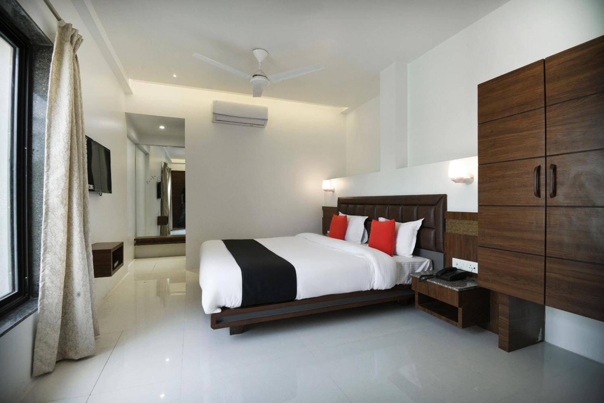 Oyo Flagship Hotel Shreeyash Executive Mangvadi Exterior foto